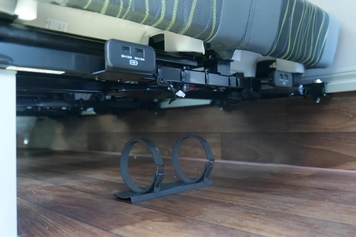 Porte-bagages au-dessus des places